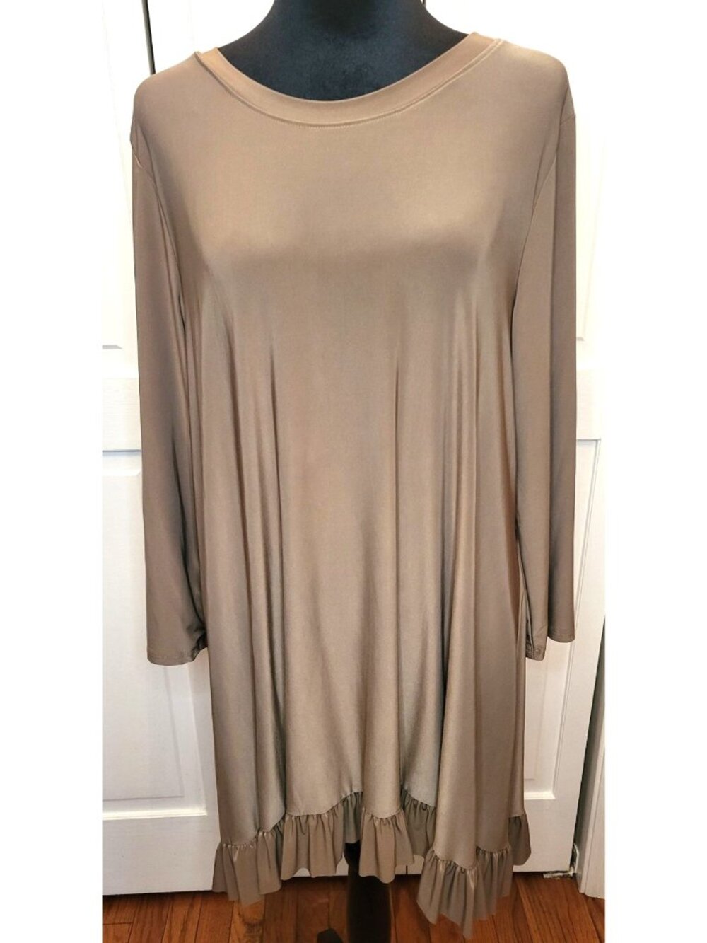 NWOT Celeste Taupe Tunic Ruffle 3/4 Sleeve 1X Modest Apostolic Pentecostal Boho